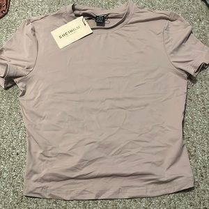 I am selling this baby pink shirt